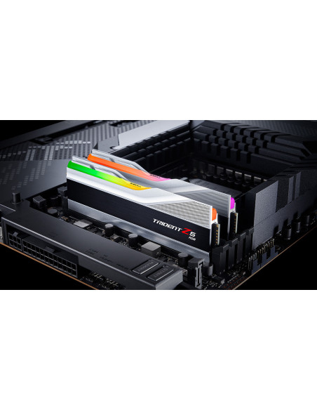 32GB (2x16GB) Trident Z RGB 6,0GHz CL36 Silver XMP 32GB (2x16GB) Trident Z RGB 6,0GHz CL36 Silver XMP