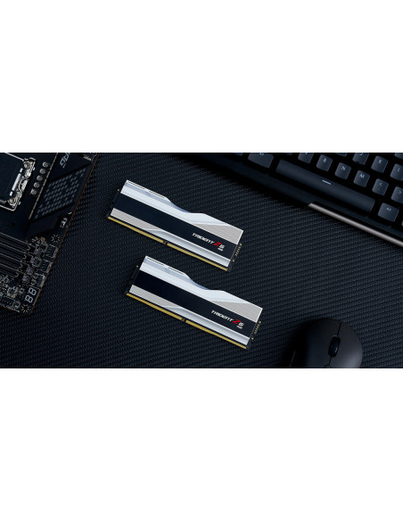 32GB (2x16GB) Trident Z5 RGB 6,4GHz CL32 Silver XMP 32GB (2x16GB) Trident Z5 RGB 6,4GHz CL32 Silver XMP