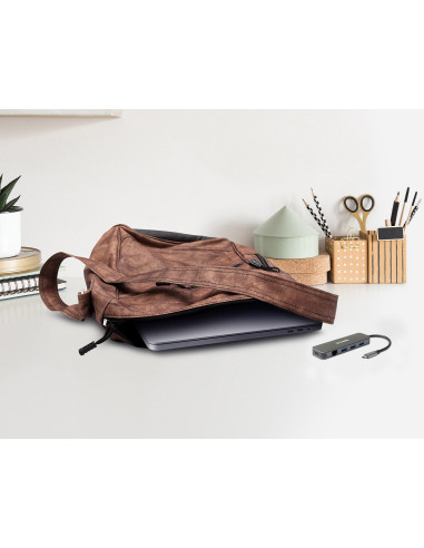 5-in-1 USB-C Hub with Gigabit Ethernet/Power Delivery x3 SuperSpeed USB 3.0 ports, x1 USB-C (Thunderbolt 3) 60w